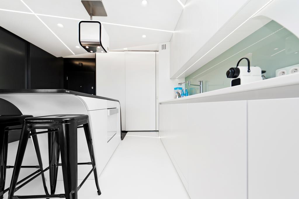 Bed&bath Futuristic Apartment *